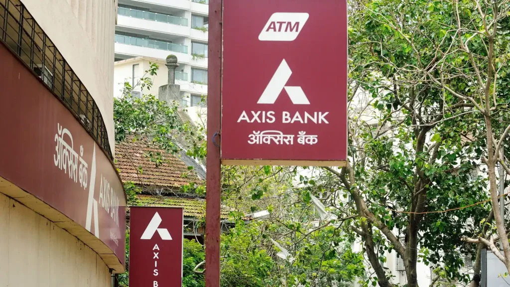 swot analysis of axis bank